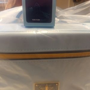 Jeffree Star make-up bag bundle.